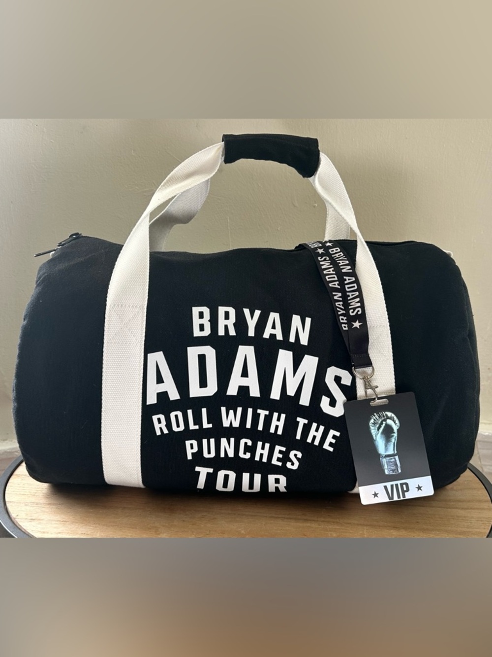 NEW! Bryan Adams “Roll With The Punches”Tour Duffel Bag, Laminate & Lanyard Set